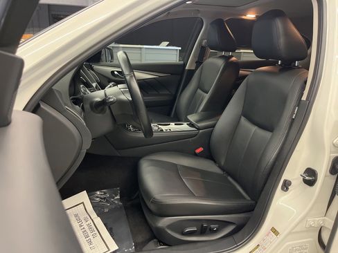 Used 2020 INFINITI Q50 Luxe w/ Essential Package (3.0T Luxe) image 12