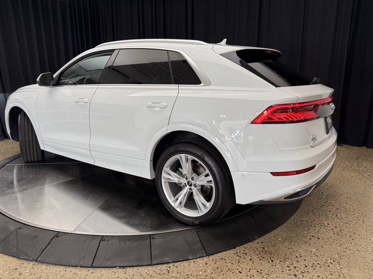 Used 2023 Audi Q8 Premium w/ Convenience Package AWD/4WD image 6