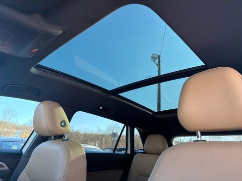 Used 2020 Volkswagen Atlas Cross Sport SEL image 23