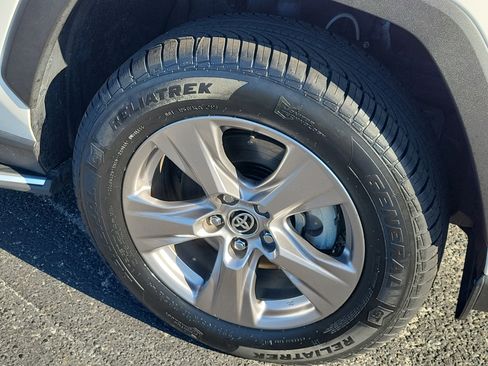 Certified 2024 Toyota RAV4 LE AWD/4WD image 8