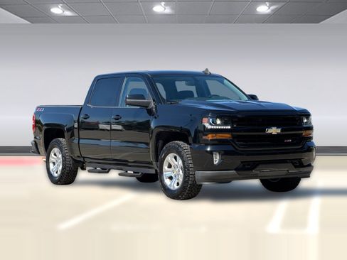 Used 2018 Chevrolet Silverado 1500 LT w/ All Star Edition AWD/4WD image 7