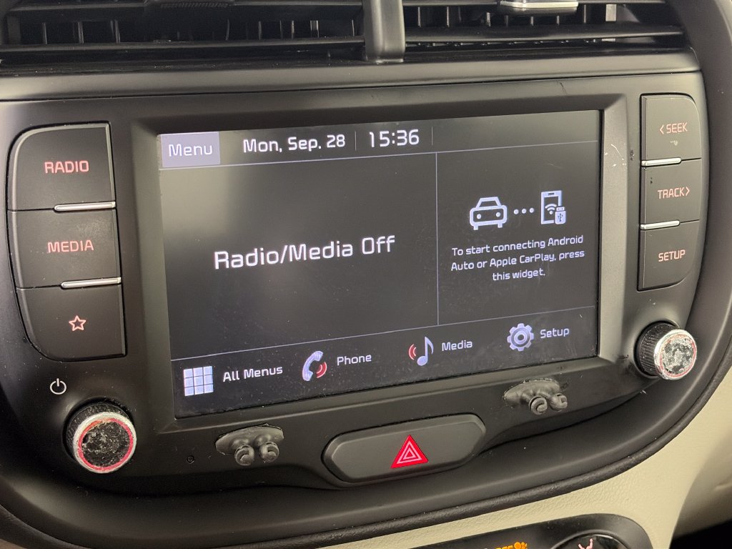 Used 2022 Kia Soul LX FWD image 19