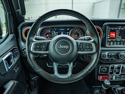 Used 2021 Jeep Gladiator Mojave w/ Dual Top Group AWD/4WD image 21