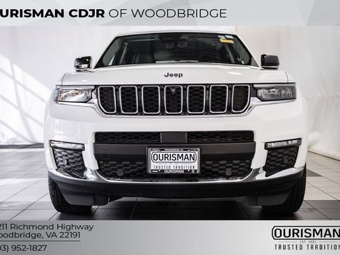 Certified 2024 Jeep Grand Cherokee L Limited w/ Luxury Tech Group II image 2