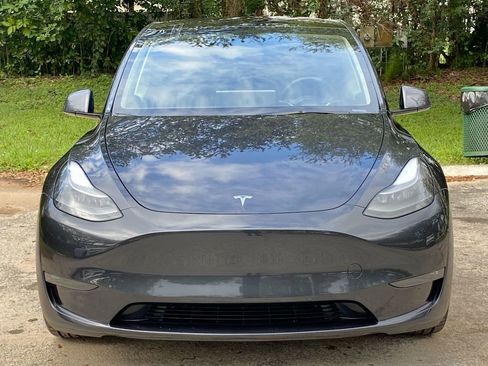 Used 2024 Tesla Model Y Performance image 2