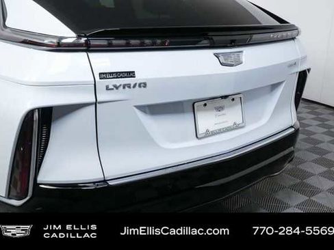 New 2026 Cadillac Lyriq Premium Luxury image 35