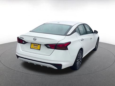 Used 2025 Nissan Altima 2.5 SV FWD image 14