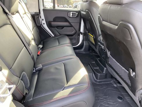 Certified 2025 Jeep Wrangler Unlimited Rubicon image 27