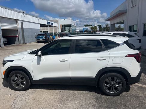 Certified 2024 Kia Seltos S FWD image 1