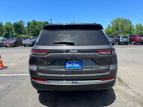 Used 2025 Jeep Grand Cherokee 4WD image 3