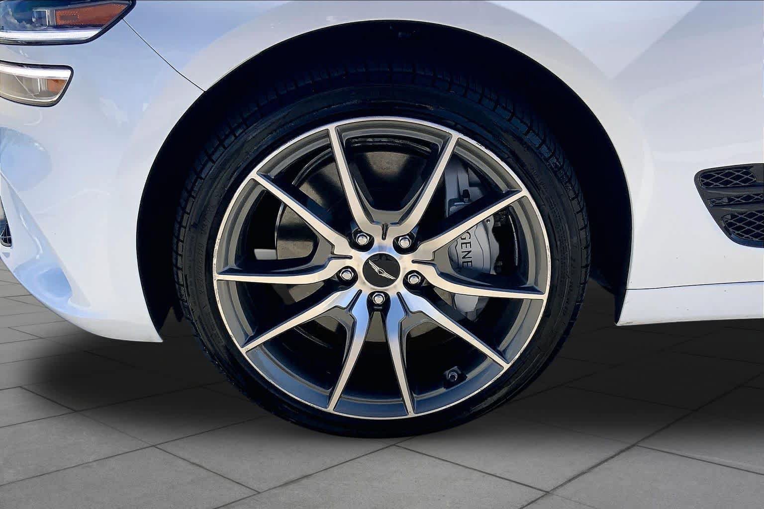 Used 2025 Genesis G70 2.5T AWD/4WD image 11