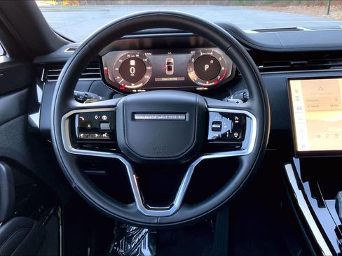 Used 2024 Land Rover Range Rover Sport SE image 5