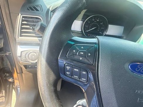 Used 2017 Ford Explorer XLT w/ Equipment Group 202A FWD image 29