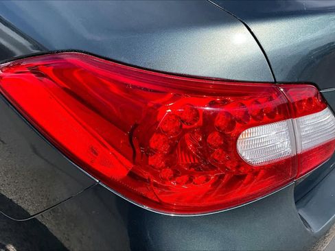 Used 2012 INFINITI M37 w/ Premium Pkg RWD image 31