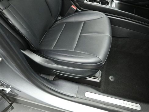 Certified 2022 Lincoln Corsair Standard w/ Equipment Group 101A image 32