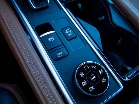 Used 2023 Nissan Pathfinder Platinum w/ Lighting Package (N93) image 19