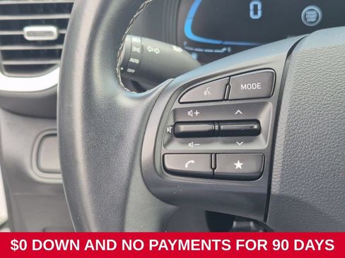 Used 2025 Hyundai Venue SEL FWD image 19