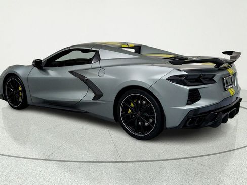Used 2023 Chevrolet Corvette Stingray Premium Conv w/ Z51 Performance Package RWD image 3