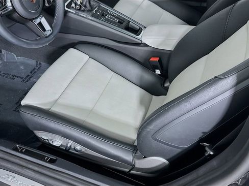 Used 2025 Porsche 718 Boxster image 21