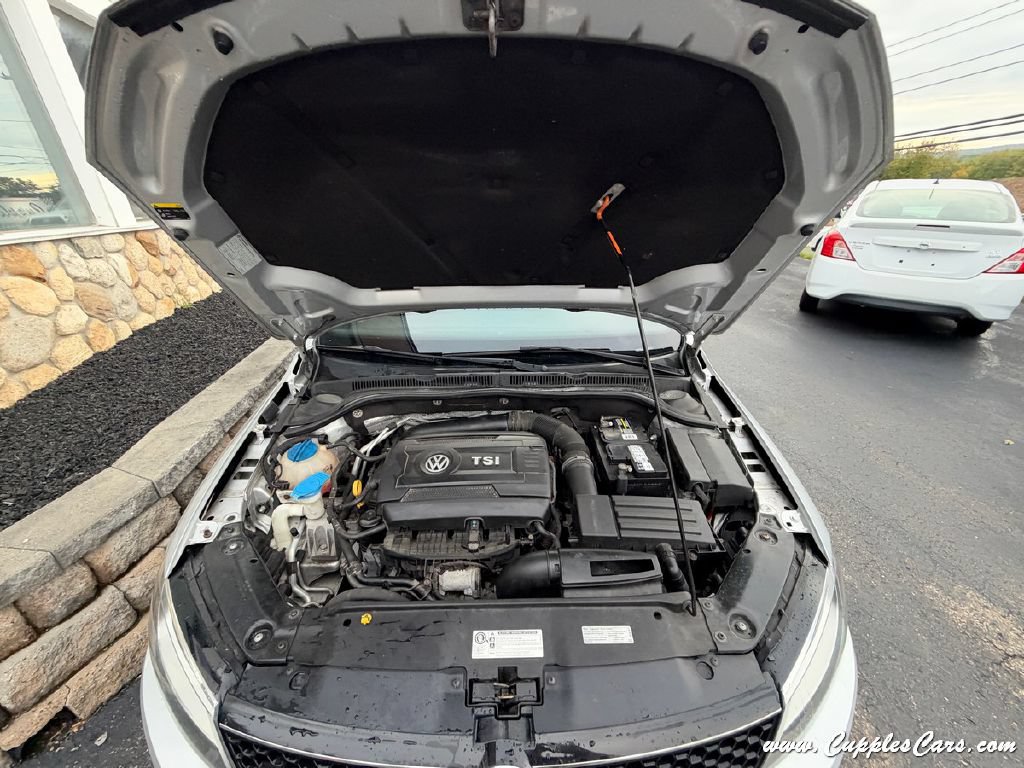 Used 2014 Volkswagen Jetta GLI FWD image 12