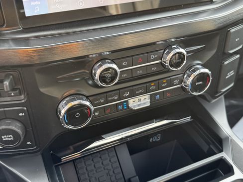 New 2026 Ford F250 Lariat w/ Black Appearance Package AWD/4WD image 19