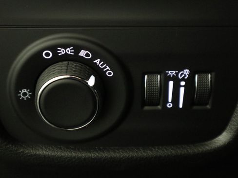 New 2025 Jeep Grand Cherokee L Altitude image 35