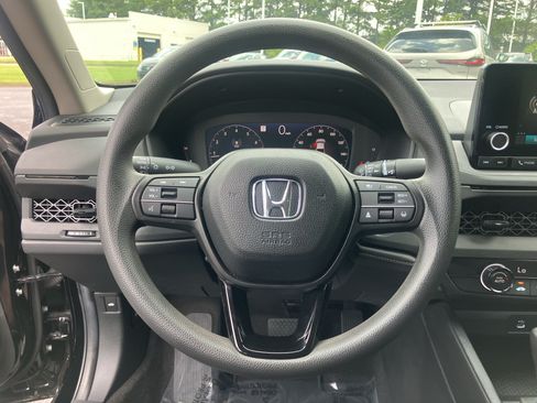 Certified 2025 Honda Accord LX image 20