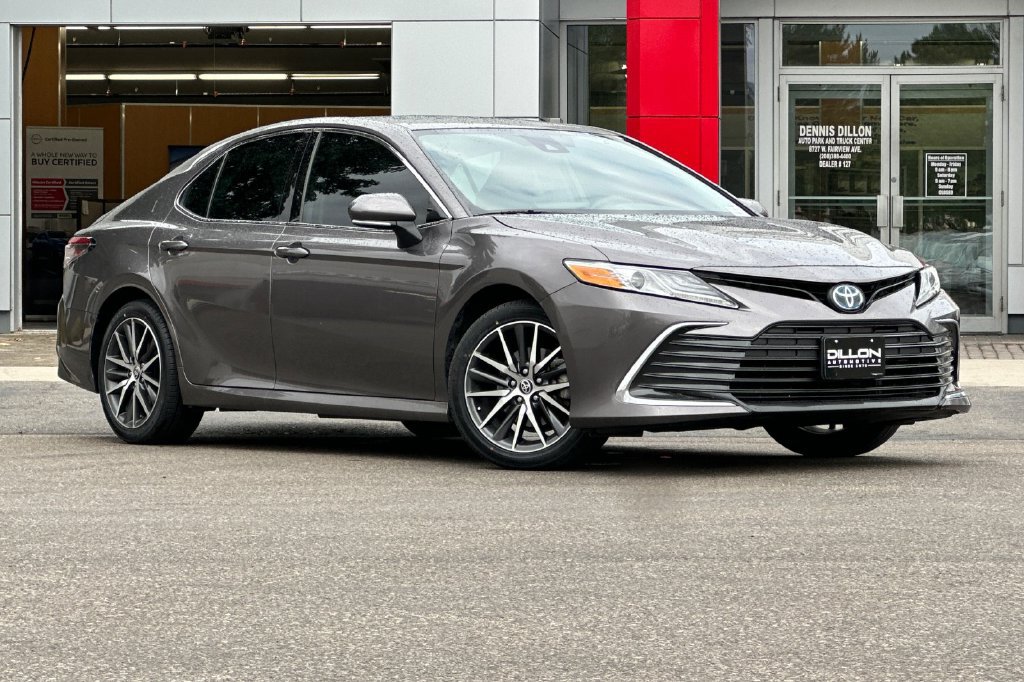 Used 2024 Toyota Camry XLE w/ Cold Weather Package FWD image 2