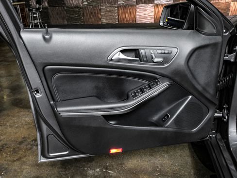 Used 2019 Mercedes-Benz GLA 250 4MATIC image 45