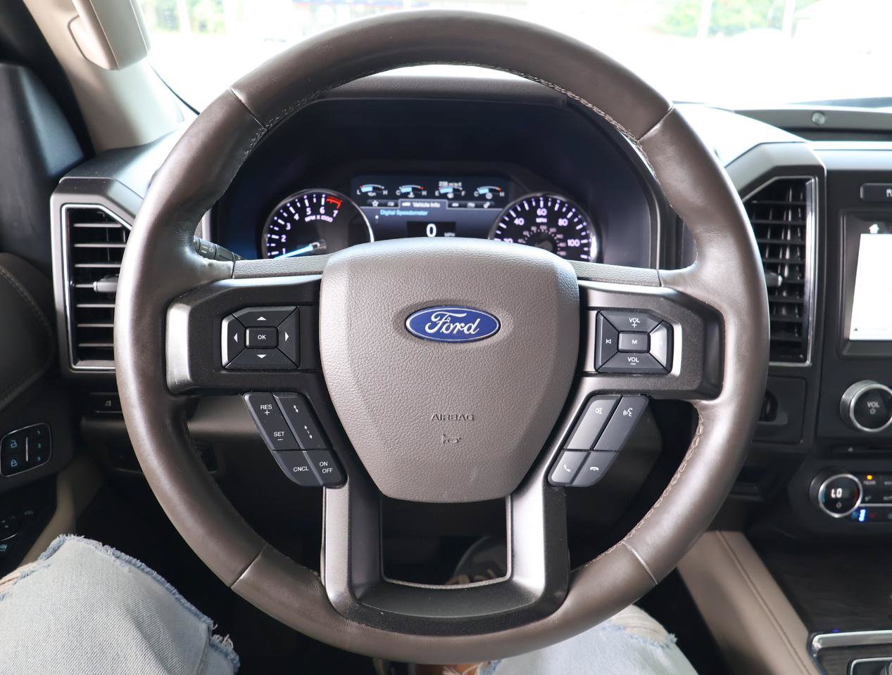 Used 2018 Ford Expedition Limited w/ Equipment Group 302A RWD image 26