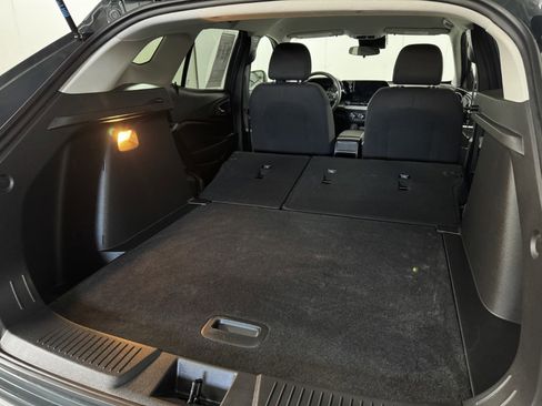 Used 2025 Chevrolet Trax LS image 51