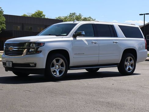Used 2018 Chevrolet Suburban Premier AWD/4WD image 11