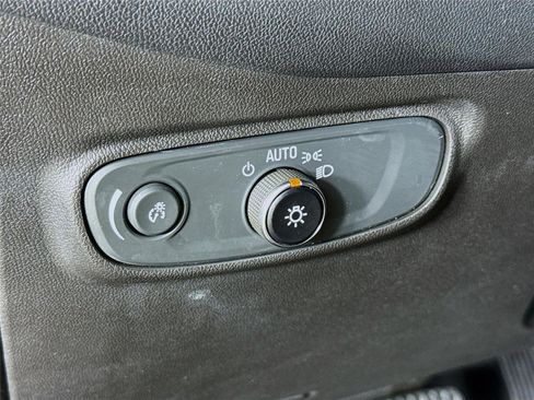 Used 2023 Chevrolet Equinox LT image 12