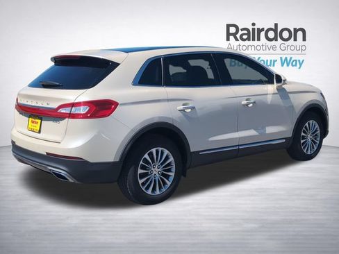 Used 2018 Lincoln MKX Select w/ Select Plus Package AWD/4WD image 7