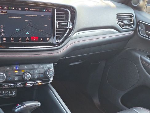 Used 2024 Dodge Durango GT image 7