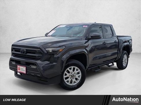 Certified 2025 Toyota Tacoma SR5 image 1