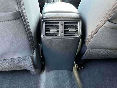 Used 2020 Nissan Rogue SV FWD image 4