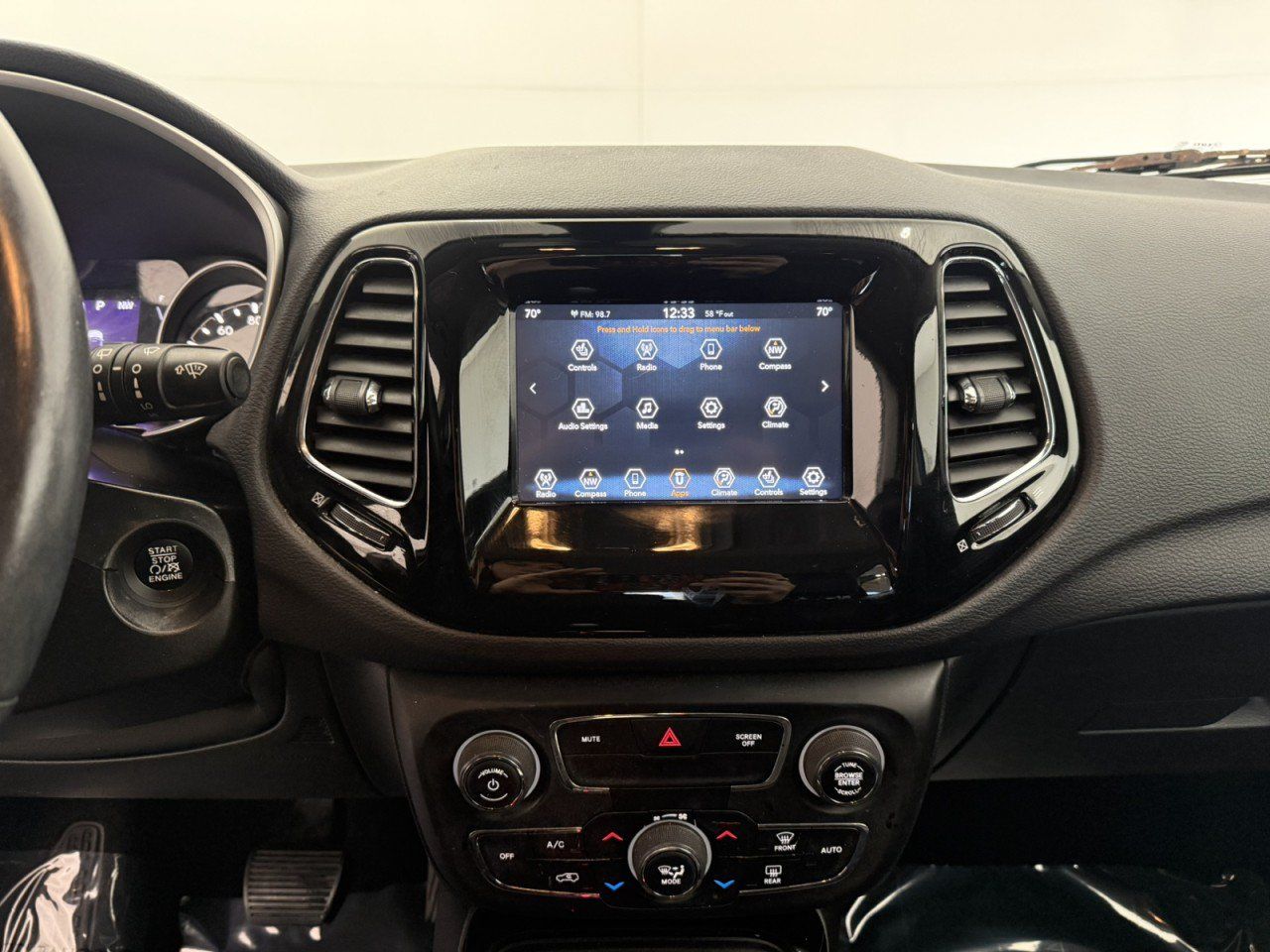 Used 2019 Jeep Compass Latitude AWD/4WD image 18