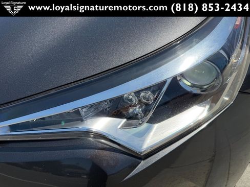 Used 2018 Toyota C-HR XLE FWD image 36