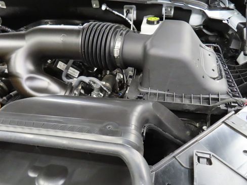 Used 2025 Ford Expedition Active image 33