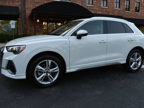 Used 2021 Audi Q3 2.0T Premium w/ Convenience Package AWD/4WD image 2