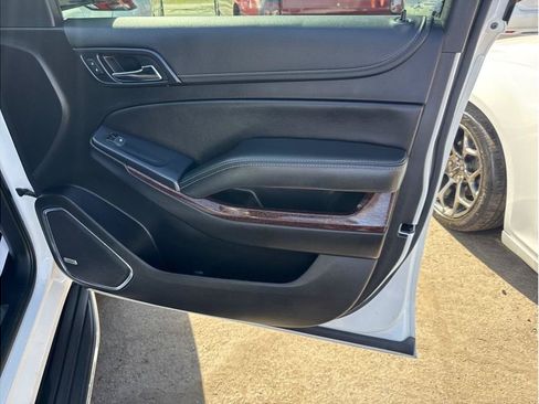 Used 2019 GMC Yukon XL SLT AWD/4WD image 7