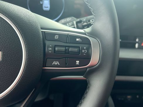 Certified 2025 Kia Sportage SX FWD image 18