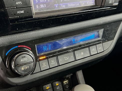 Used 2015 Toyota Corolla S Premium image 10