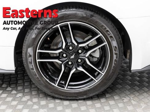 Used 2022 Ford Mustang Premium RWD image 8