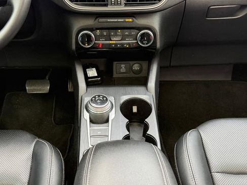 Used 2022 Ford Escape SEL image 16