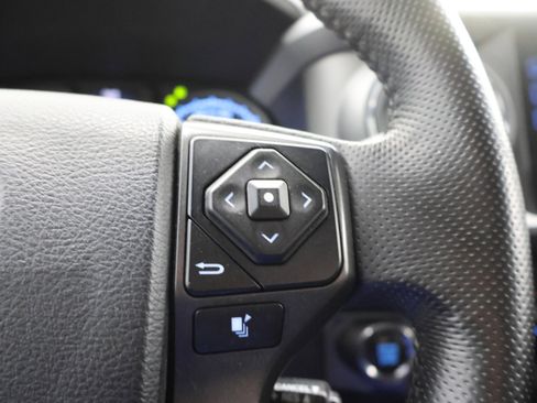 Used 2016 Toyota Tacoma TRD Off-Road image 16