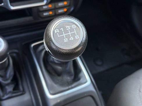 Used 2022 Jeep Wrangler Sport image 27