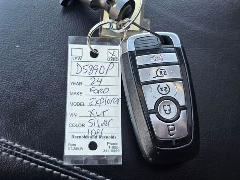 Used 2024 Ford Explorer XLT w/ Equipment Group 202A AWD/4WD image 35
