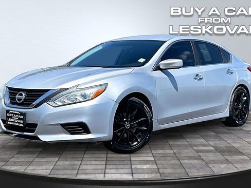 Used 2016 Nissan Altima 2.5 S w/ Power Driver Seat Package FWD image 11